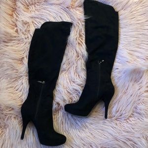 Guess Knee High Boots size 9 1/2 no box